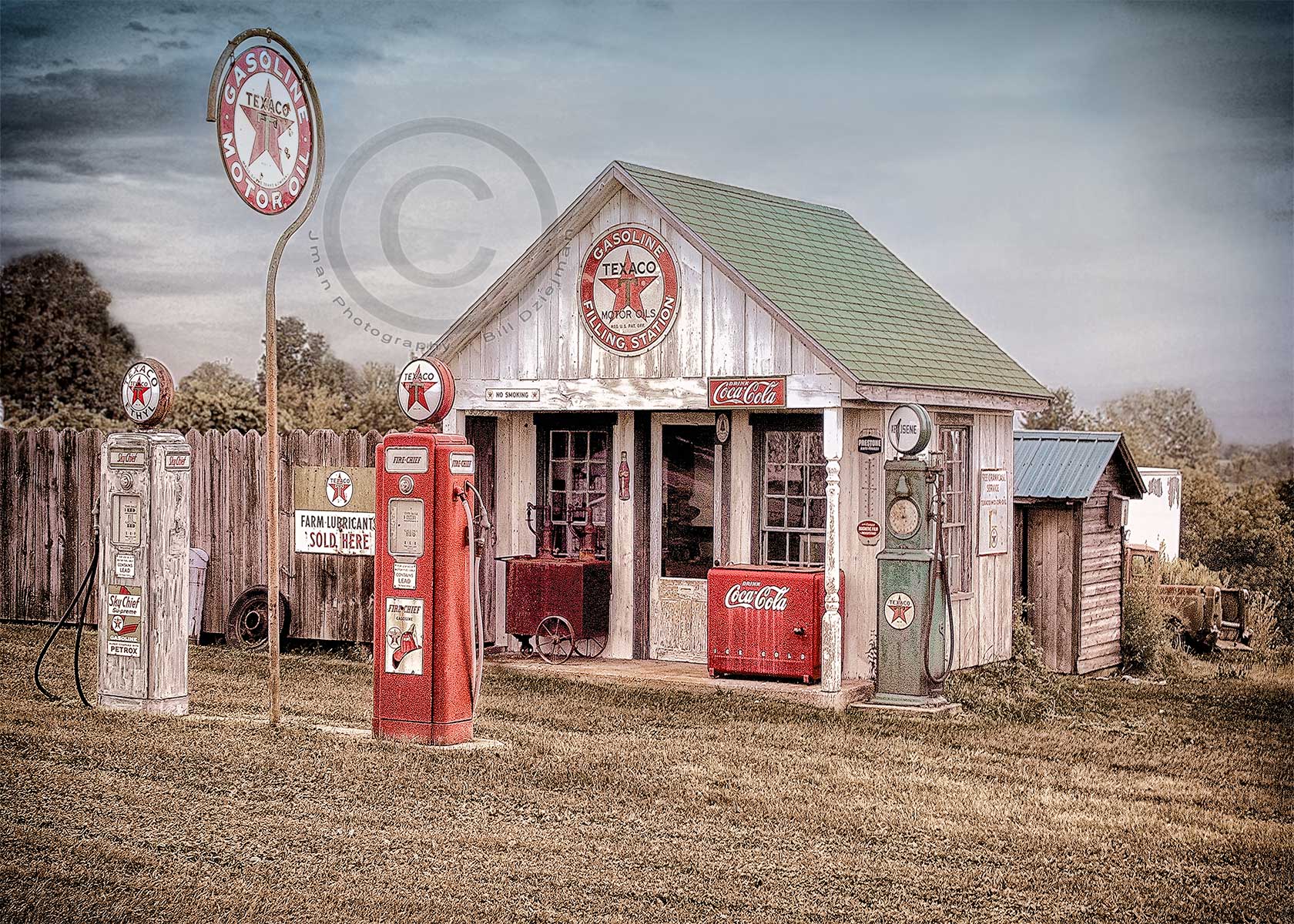 Texaco Station Print - Steampunk Table Lamp Insulator showcasing a detailed vintage Texaco gas station with retro pumps and signage, perfect for rustic wall art.